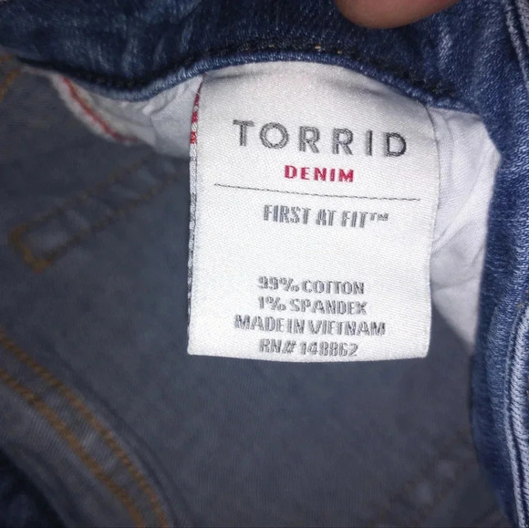 Torrid Denim First at Fit Boyfriend Jeans size 18S - Picture 2 of 6
